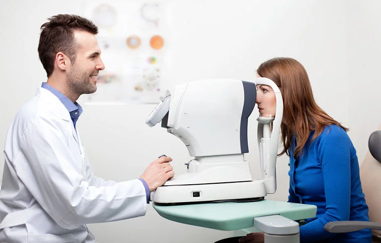 laser_eye_surgeon.jpg