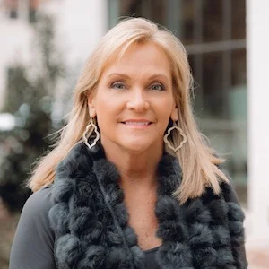 Jen Miller Recognized as one of the “Best Real Estate Agents in Dallas” consecutively since 2004 by D Magazine, Jennifer Miller has been one of the highest producing agents in the Park Cities market for the last 15 years. She is the epitome of professionalism, and her keen intuition serves clients well in negotiating contracts. Likewise, Jennifer is known for selling many properties before they officially go into the MLS system. Jennifer’s knowledge of the market, negotiation skills, and exceptional marketing efforts ensure her cutting-edge performance and winning results for her clients.