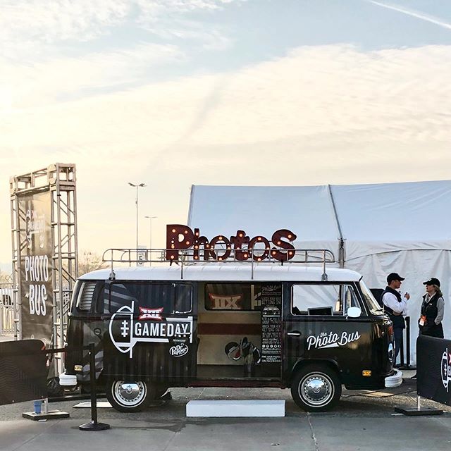 Our team from STL, @thephotobusstl was in Dallas today for the @big12conference football championship with a wrap bus! Congratulations to @ou_football on the championship! &bull;
&bull;
&bull;
#big12 #big12foot #big12championship #baylorfootball #bay