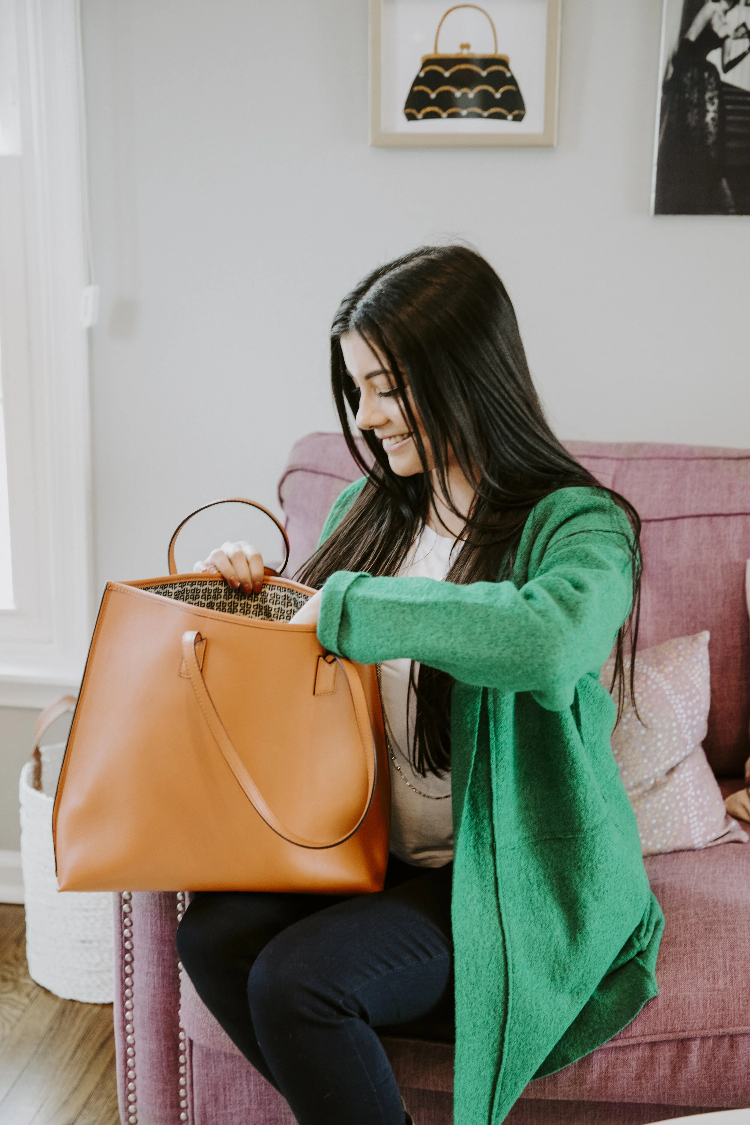 SHOPPER IN TAN