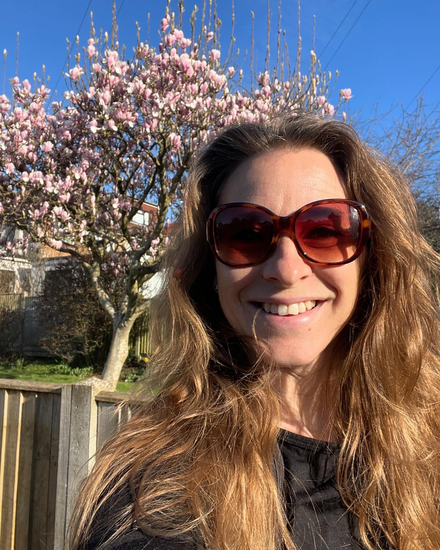 Spring was here! With blossom and baby animals and everything&hellip;and then it disappeared into the mist and rain 😆 So, which season are we in now? Third winter?! (See last pic)?! 

#confidence #innercritic #impostersyndrome #coaching #leadership
