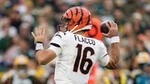 Steelers vs. Bengals: Joe Flacco outduels Aaron Rodgers, leads game-winning drive in Cincinnati's dramatic upset win