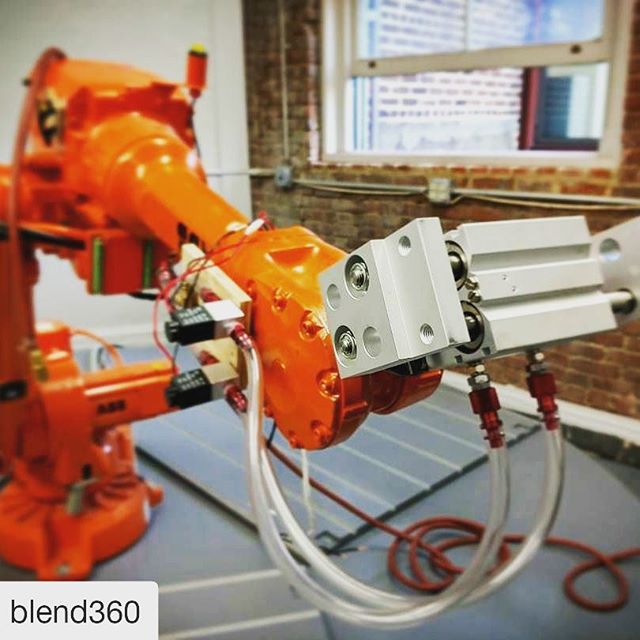 #Repost @blend360 (@get_repost)
・・・
This robotics works is very... gripping. New tools. New projects!

#prattinstitute #pratt #prattresearchpower #robotics #research #tool #design #digitalfabrication #architecture #next_top_architects #superarchitect