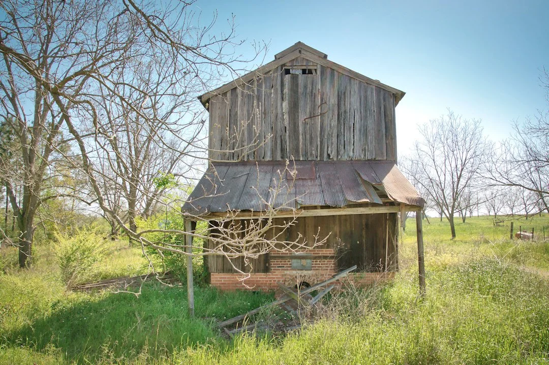 tobacco barn 2.jpg