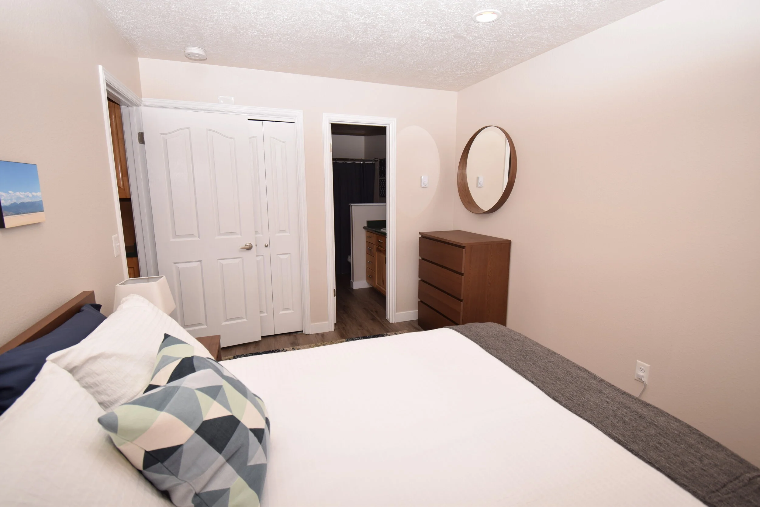 Red Pine Bedroom to Full Bath