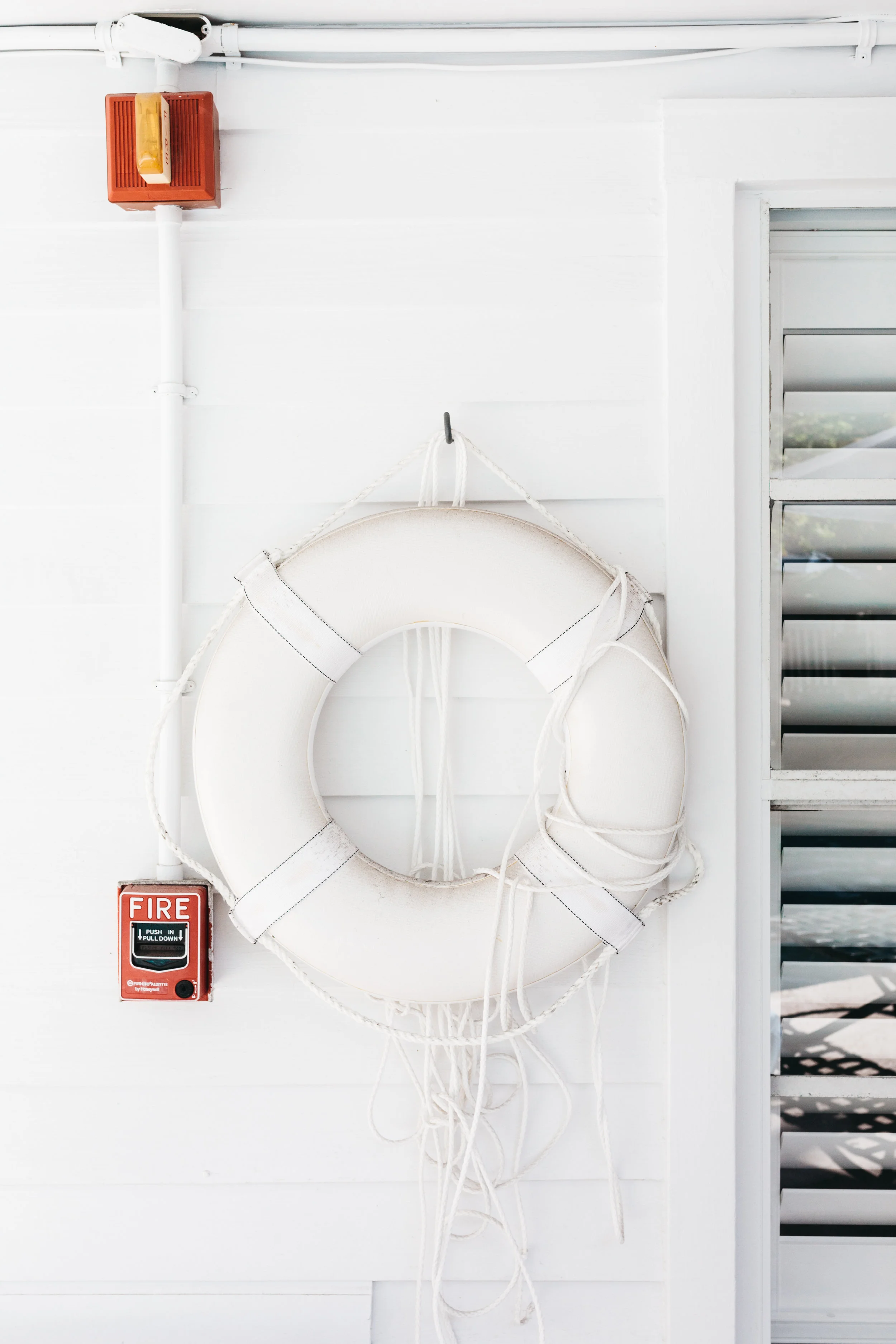 Picture of fire alarm.