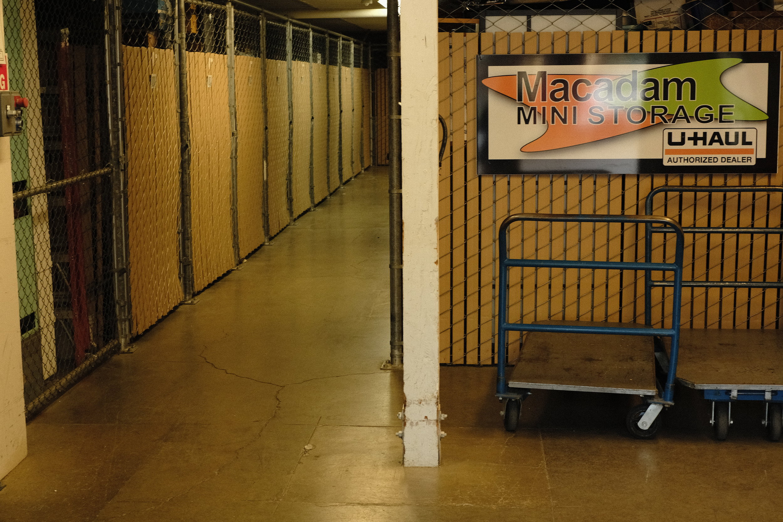 Self storage carts and dolly rental.JPG