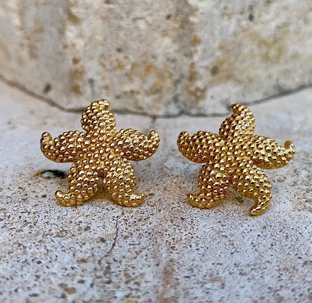 Adorable 14k gold starfish earrings! Dm for more information and pricing