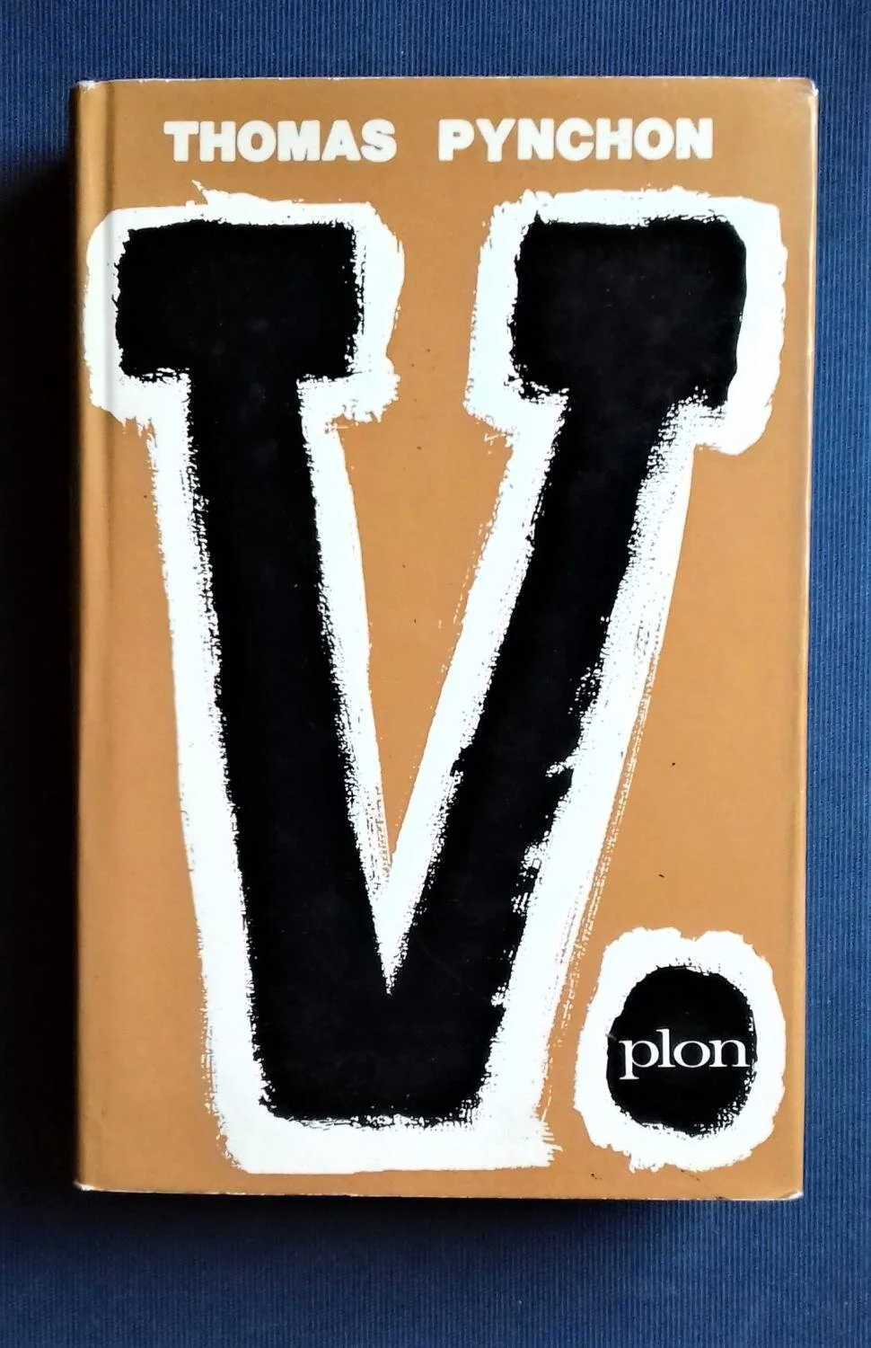 THOMAS PYNCHON — V 