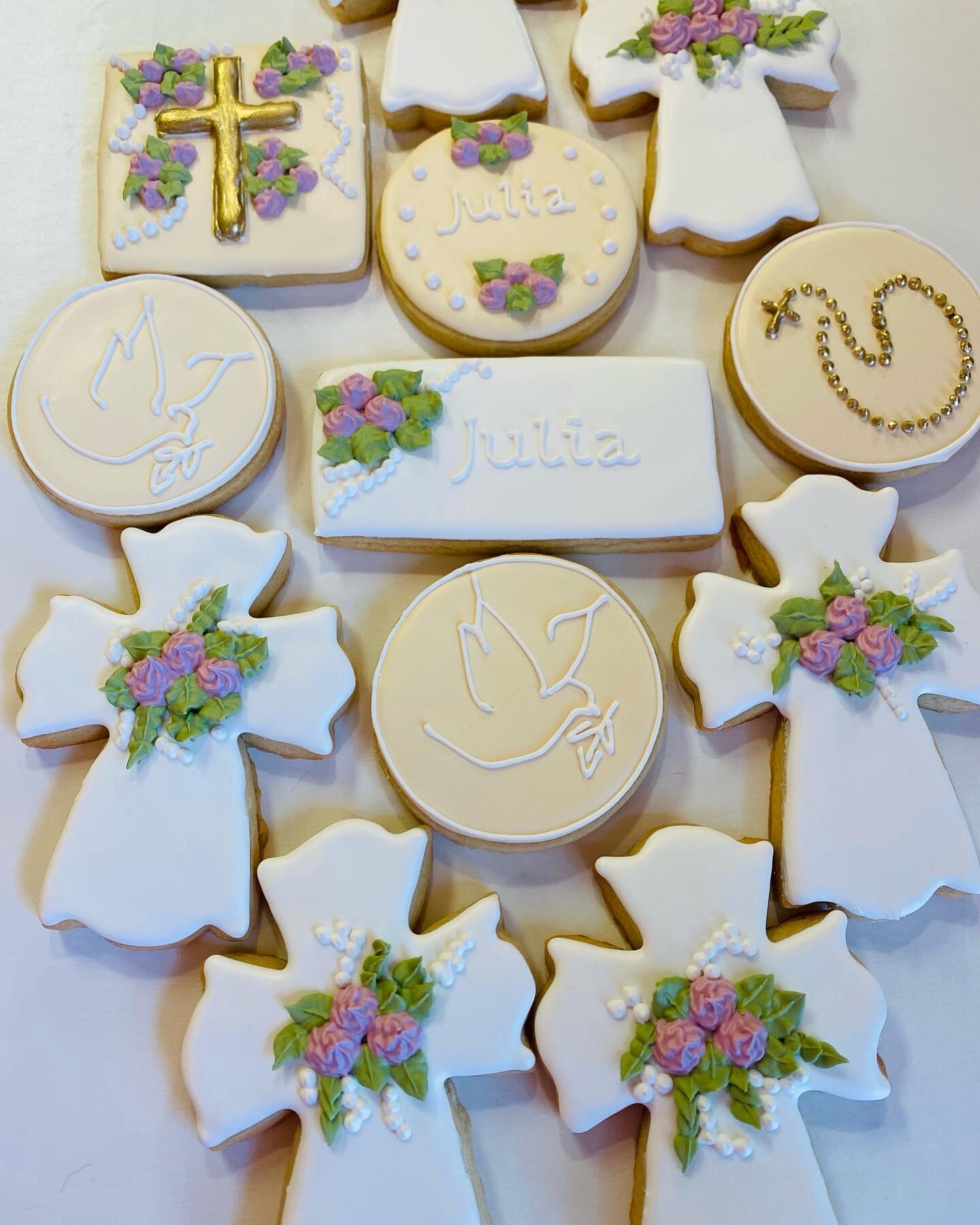I love being part of such wonderful milestones in my customers lives. Happy First Communion Julia! 

#firstcommunion #firstcommunioncookies #customcookies #nashvillecookies #shortbreadcookies #franklintn #franklintncookies #bellevuetn #bellevuetncook