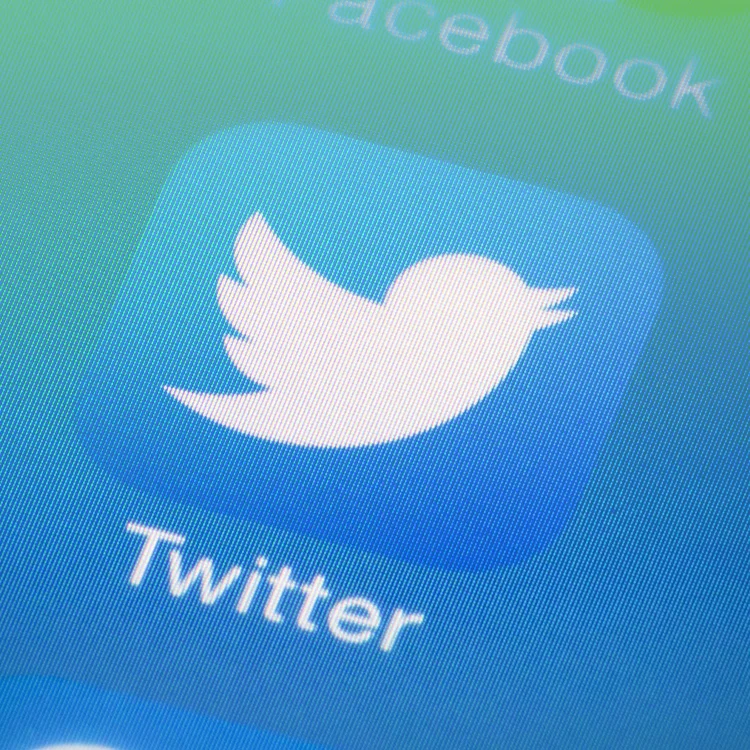 Should I Be Using Twitter in My Executive Job Search?