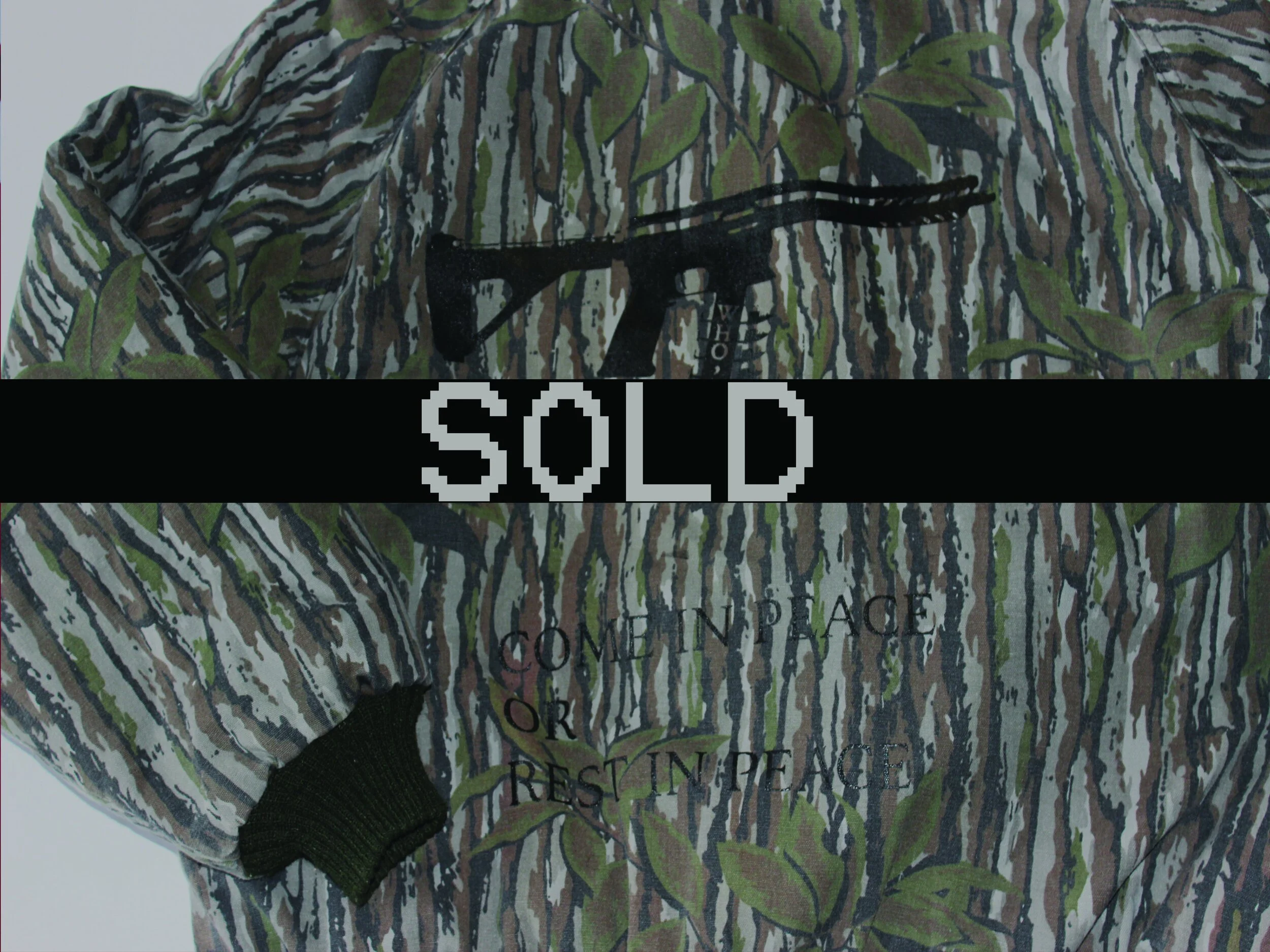 WHO'S WHO? {FLIGHT OR FLIGHT} 1 OF 1 LEAF CAMO BOMBER JACKET