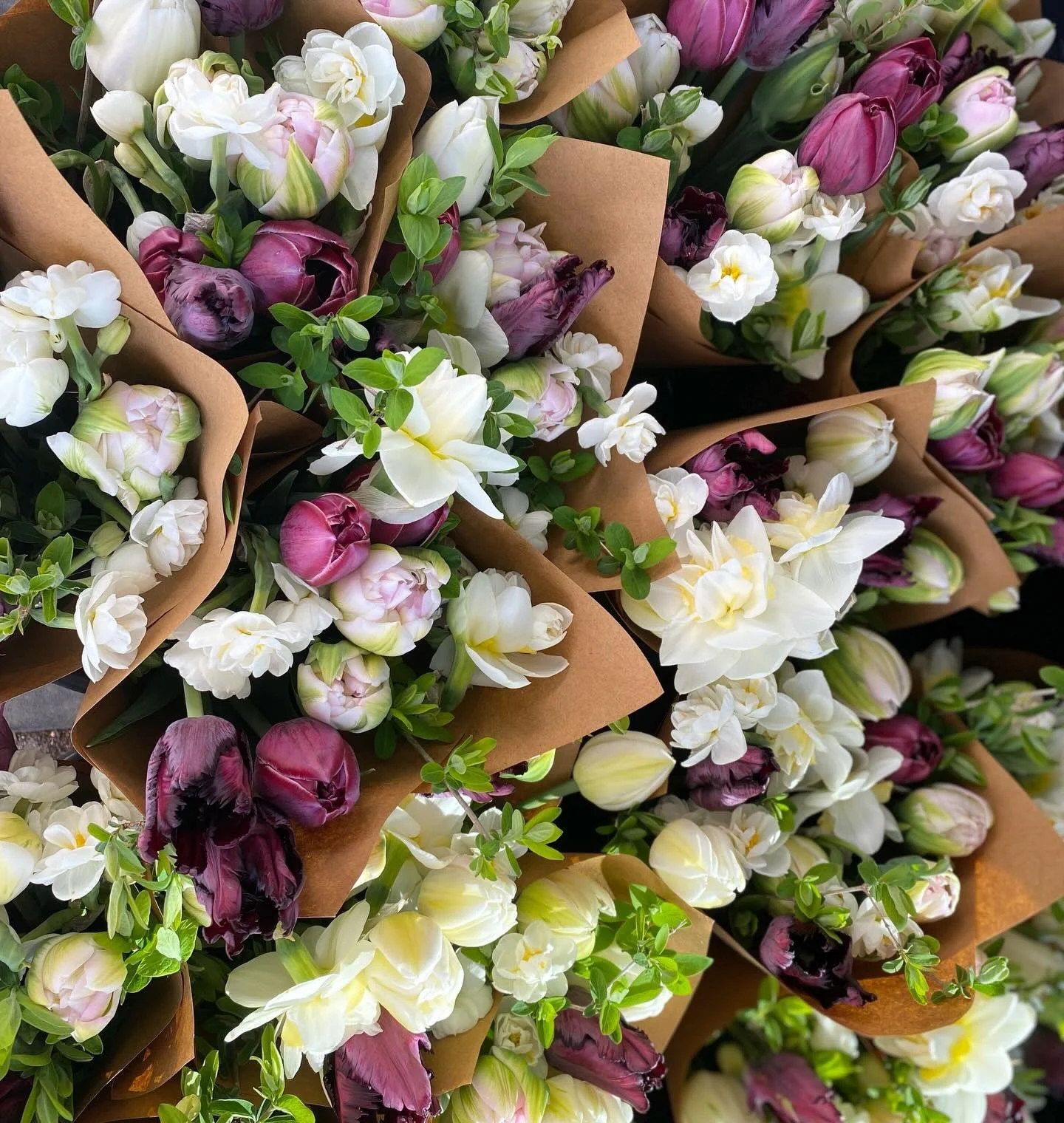 Why give one bouquet when you could give five?! Bouquet subscriptions make a perfect Valentine&rsquo;s gift- give your loved ones five weeks of lush local blooms starting in early May. Pickup in Bowdoinham, Brunswick Yarmouth or Freeport- link in bio