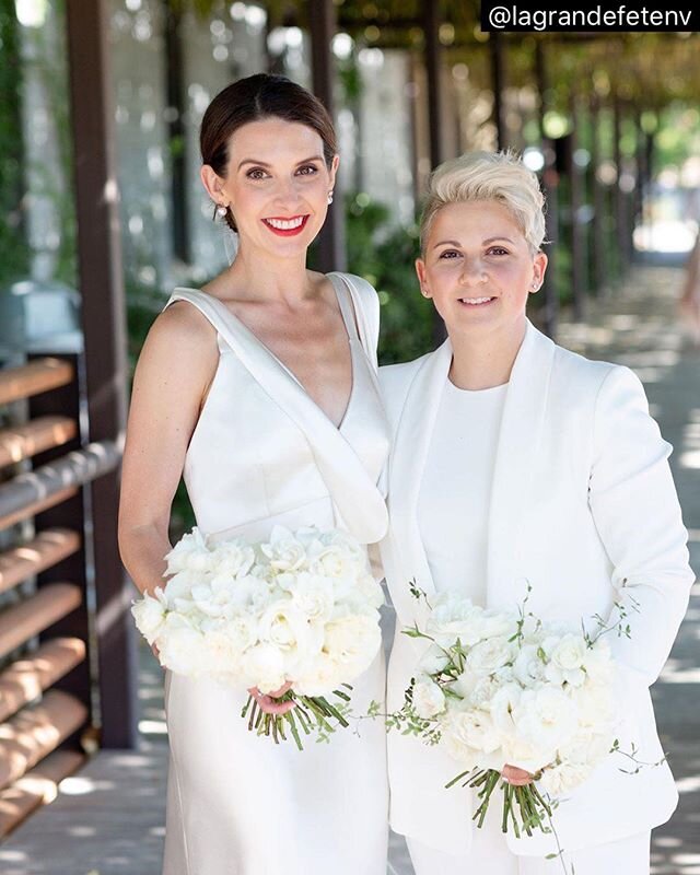 REPOST! Beautiful hair &amp; makeup by Miss Jasmine. #jasminecb  These bridesmaids all wore white but the Brides sister wore a white suit and it was stunning!  It&rsquo;s so fun to mix things up sometimes and go a little less traditional. .
.
.
@chan