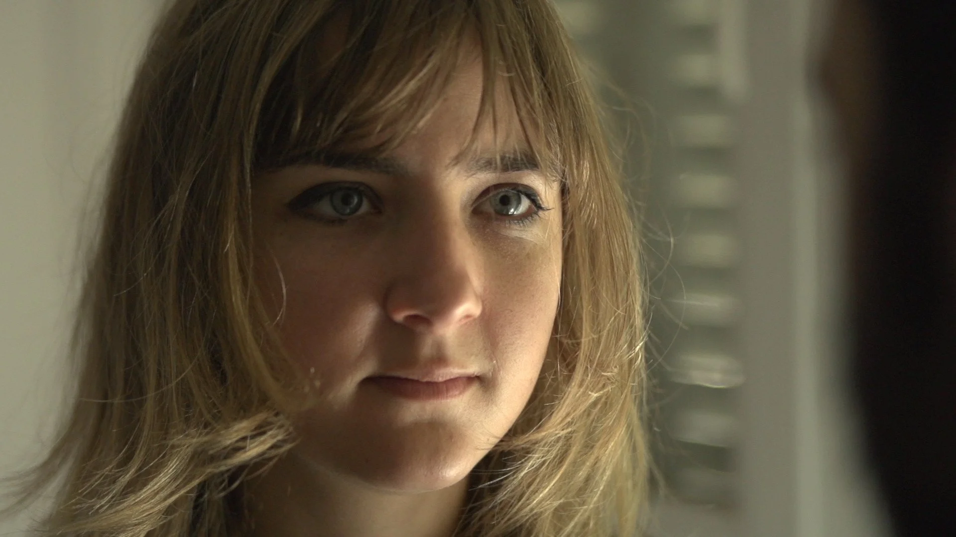 Scene Julie close up - Rien ne se perd.jpg