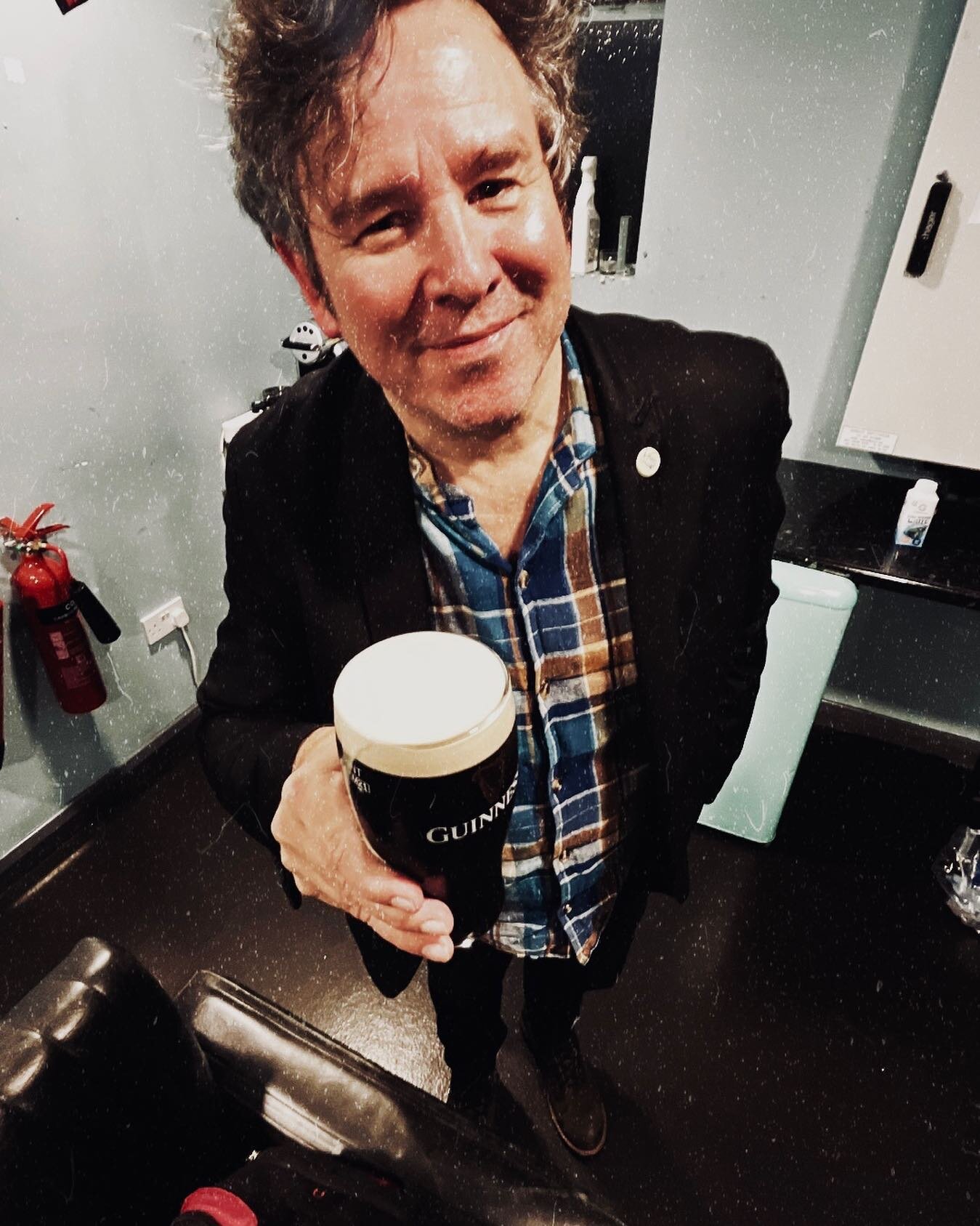 Here&rsquo;s to a spirited opening night in Dublin! Thanks for kicking it off with me at @whelanslive And now @ultanconlon and I are off to Cork! 
DECEMBER 2022 
12/2 Coughlan&rsquo;s &ndash; Cork Eire
12/3 Dolan&rsquo;s Warehouse &ndash; Limerick Ei