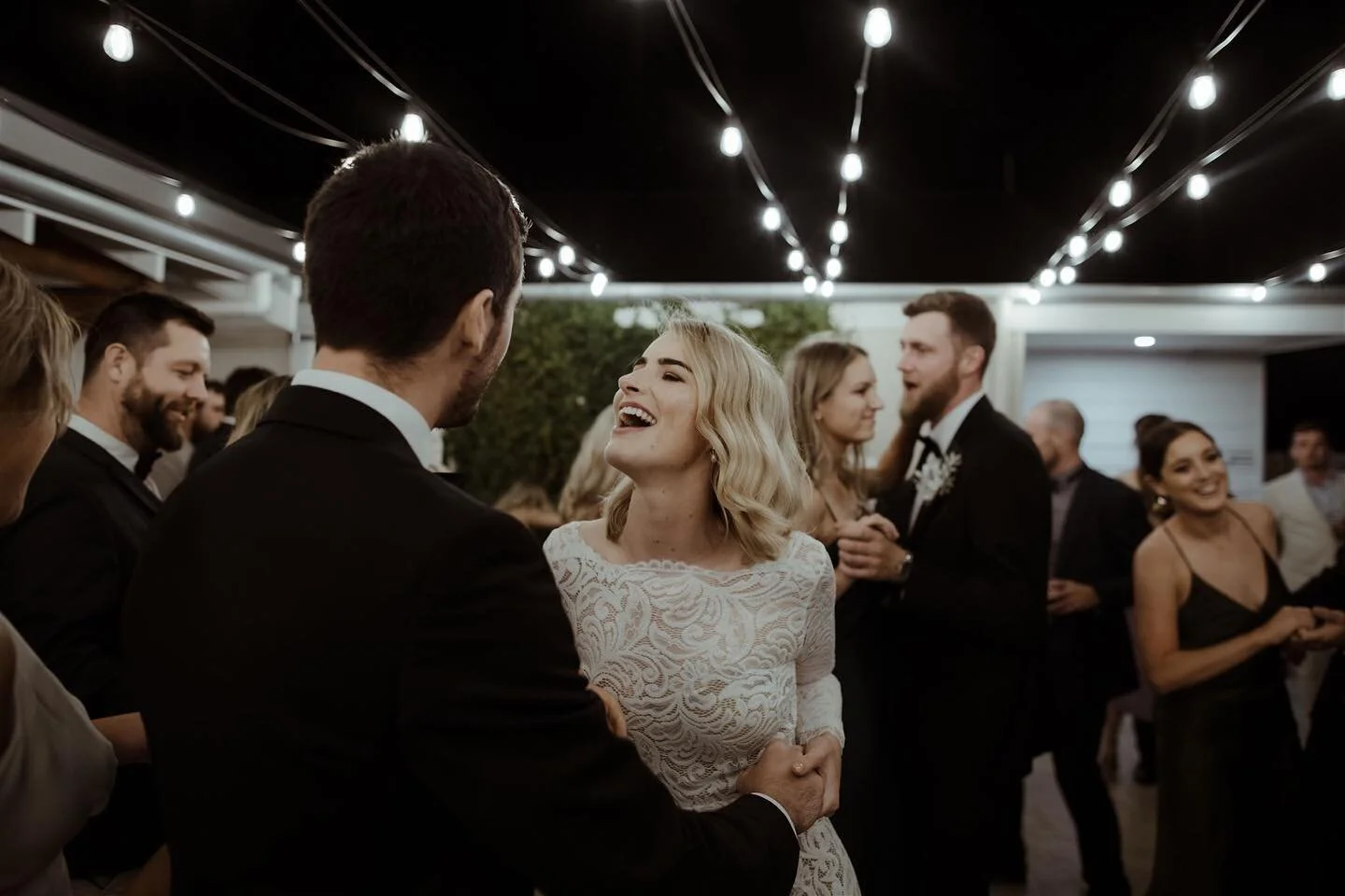 Sometimes I wish we could do it all again, but that’s what makes two lovers getting hitched so magic ✨
One night, all the vibes, all the love. Ali & Liam had it in spades ⚡️
📸 @flossyphoto
@the_gardens_at_bullimah
@thebibapproach
@vi