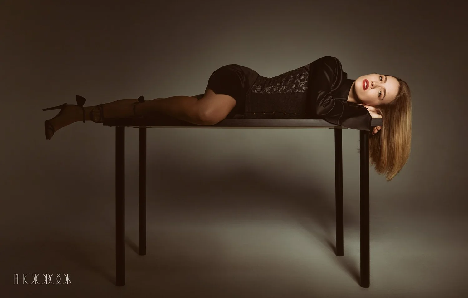 Willa Fitzgerald is Roscoe Conklin in Amazon Prime's "Reacher" — PhotoBook Magazine