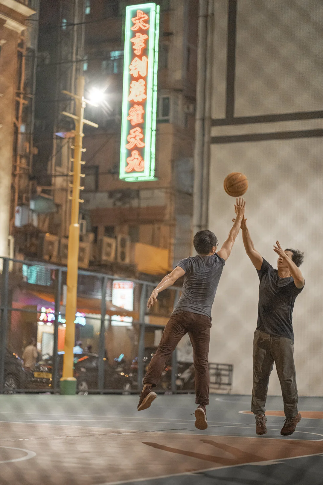 27-5-19 - Basketball in a Futureistic City.jpg