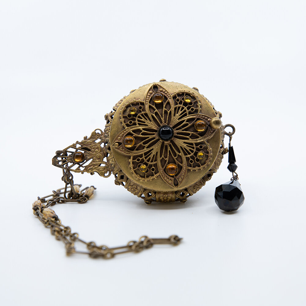 Round Compact Purse with Jewels