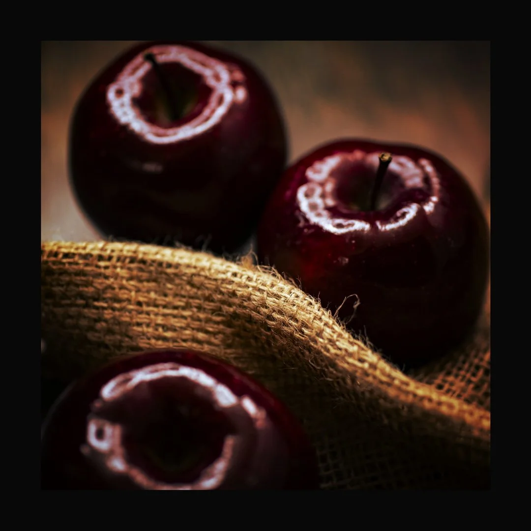 apples and sack 001.jpg