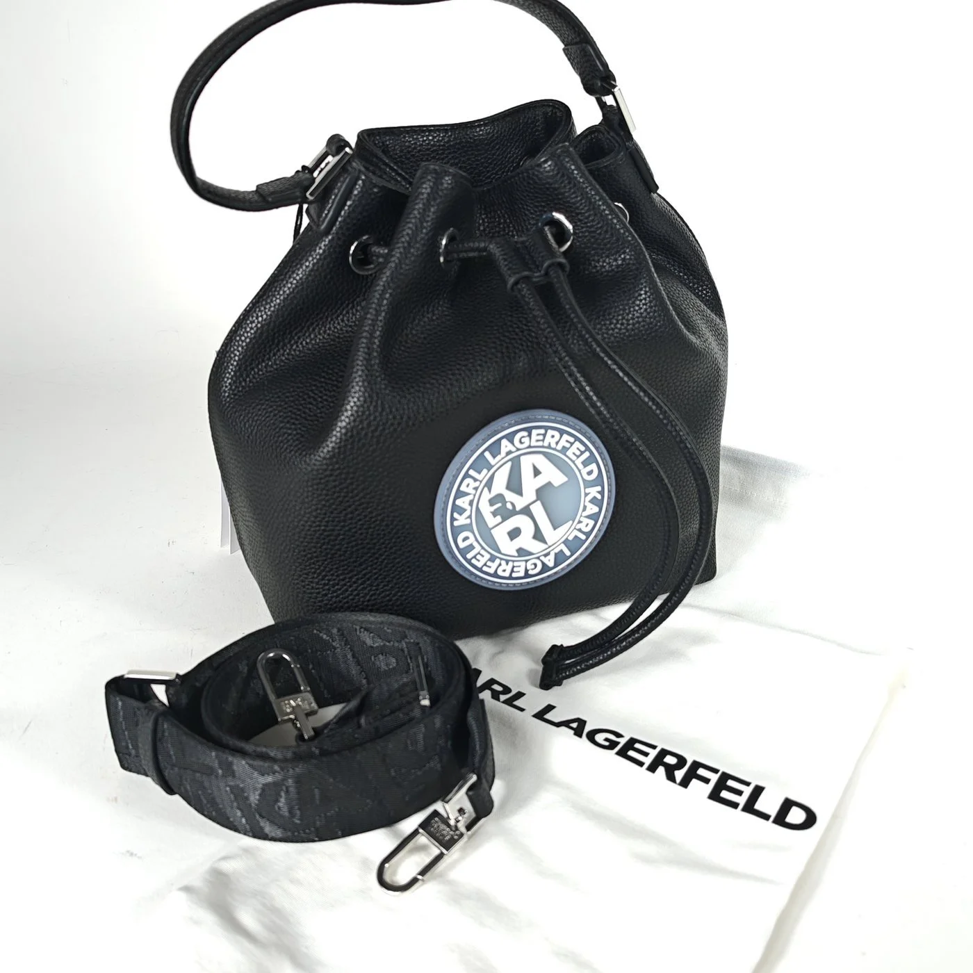 ATHLEISURE bucket bag black0005.jpg