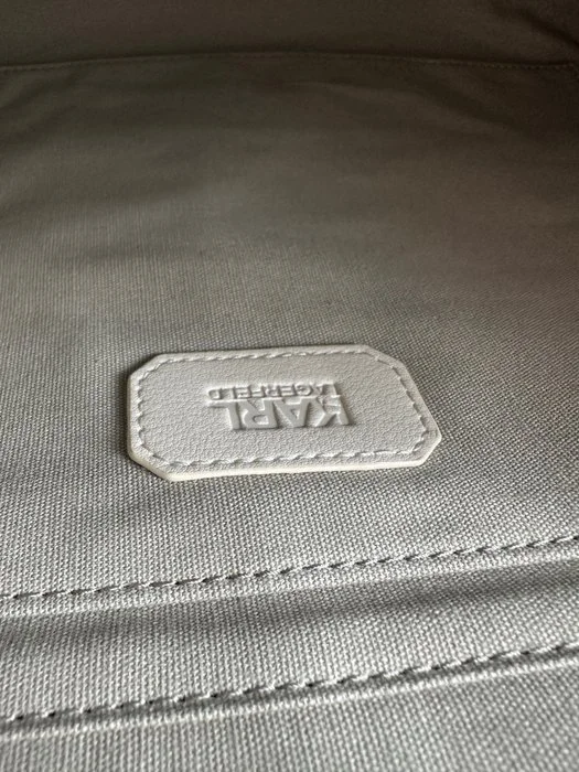 STONE TOTE off white0010.jpg