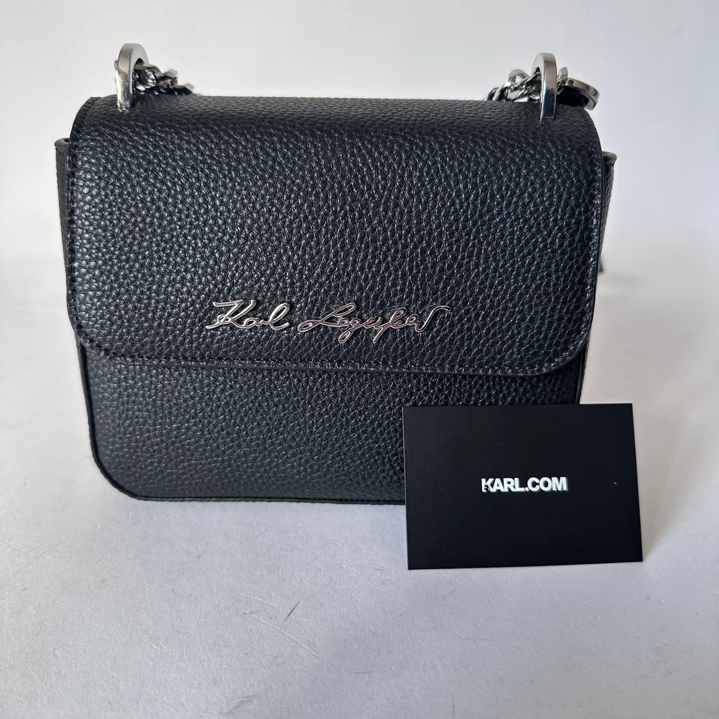 PEBBLE CB black0010.jpg