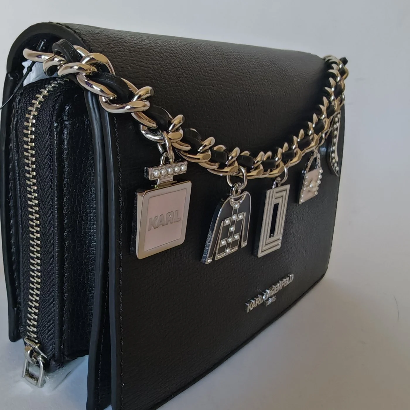 CHAIN CHARMS CB black0002.jpg