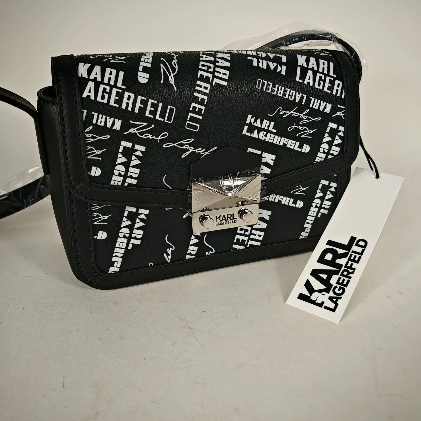 FONTS CB black0011.jpg