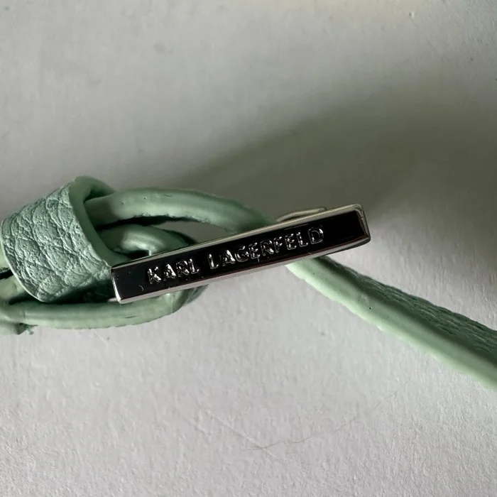 PEBBLE suede subtle green0007.jpg