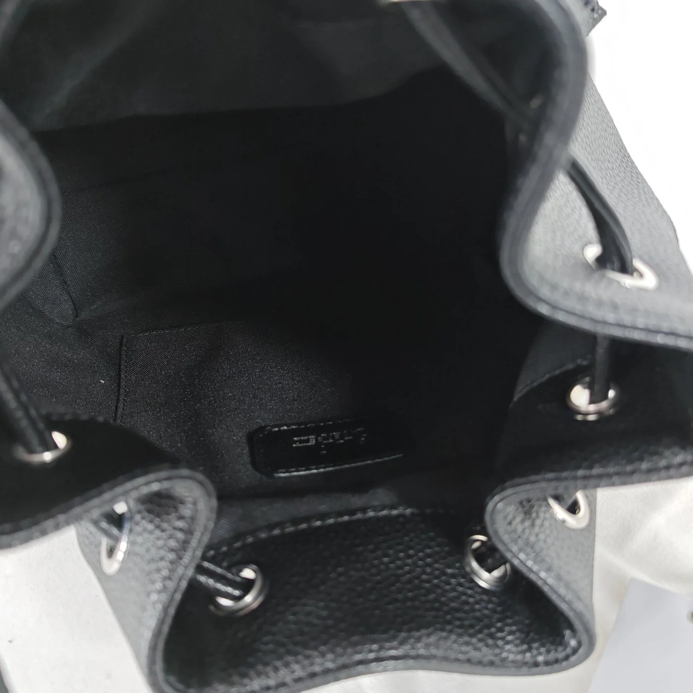 ATHLEISURE bucket bag black0010.jpg