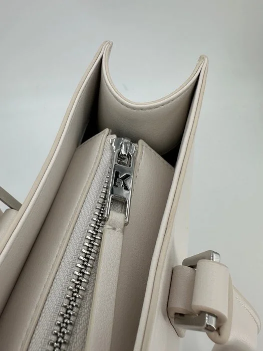 STONE TOTE off white0015.jpg
