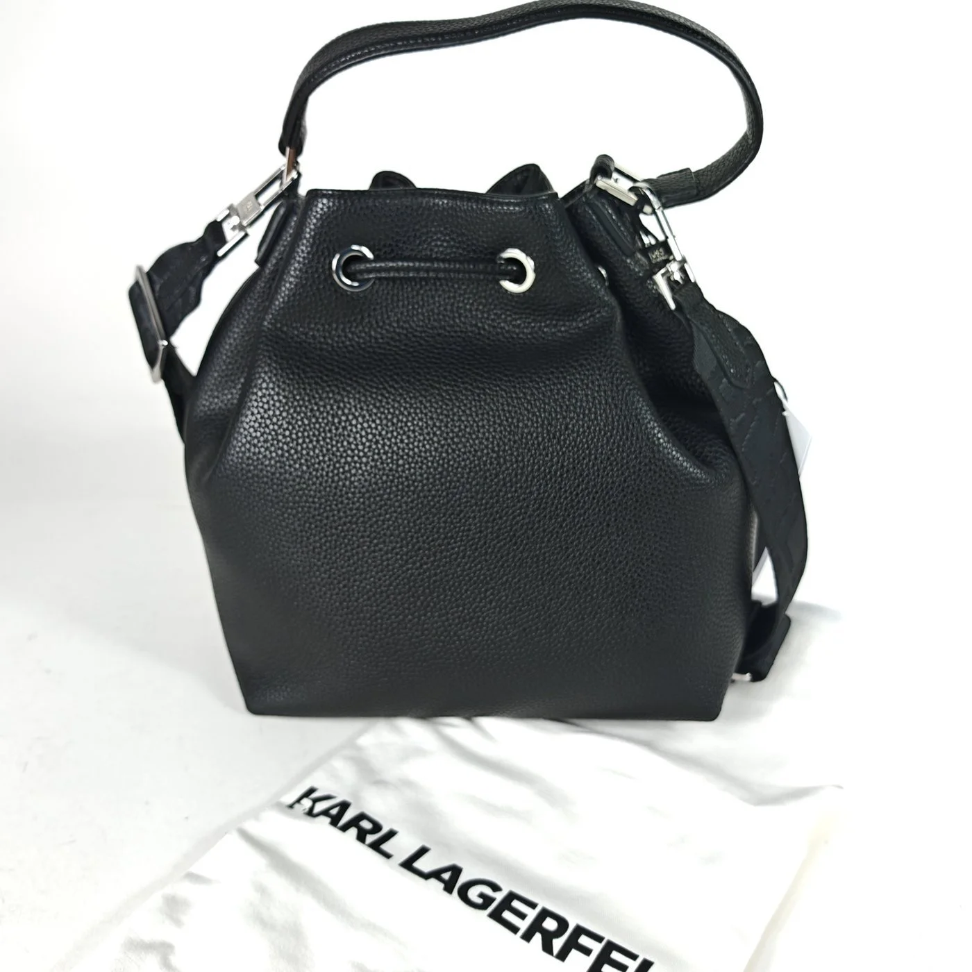 ATHLEISURE bucket bag black0004.jpg