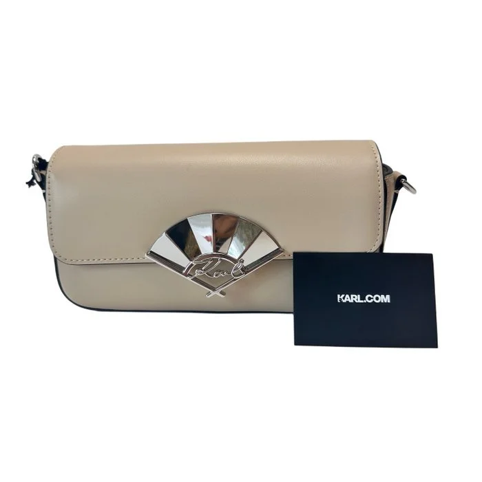 SIGNATURE fan small CB0001.jpg