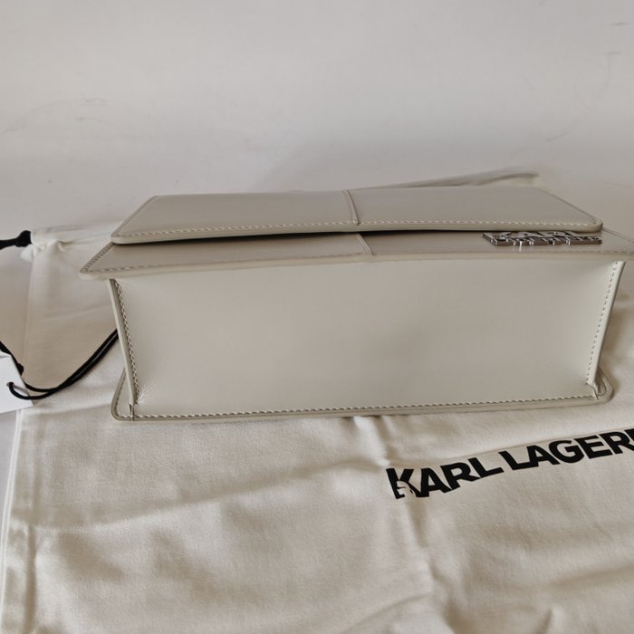 STONE CB almond0011.jpg