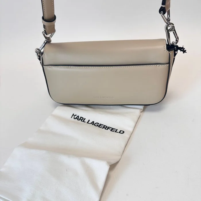 SIGNATURE fan small CB0011.jpg