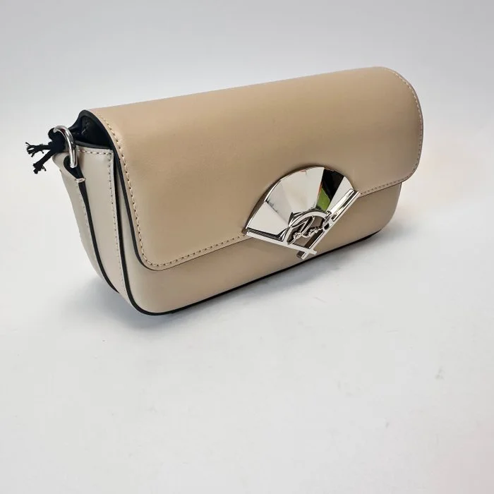 SIGNATURE fan small CB0007.jpg