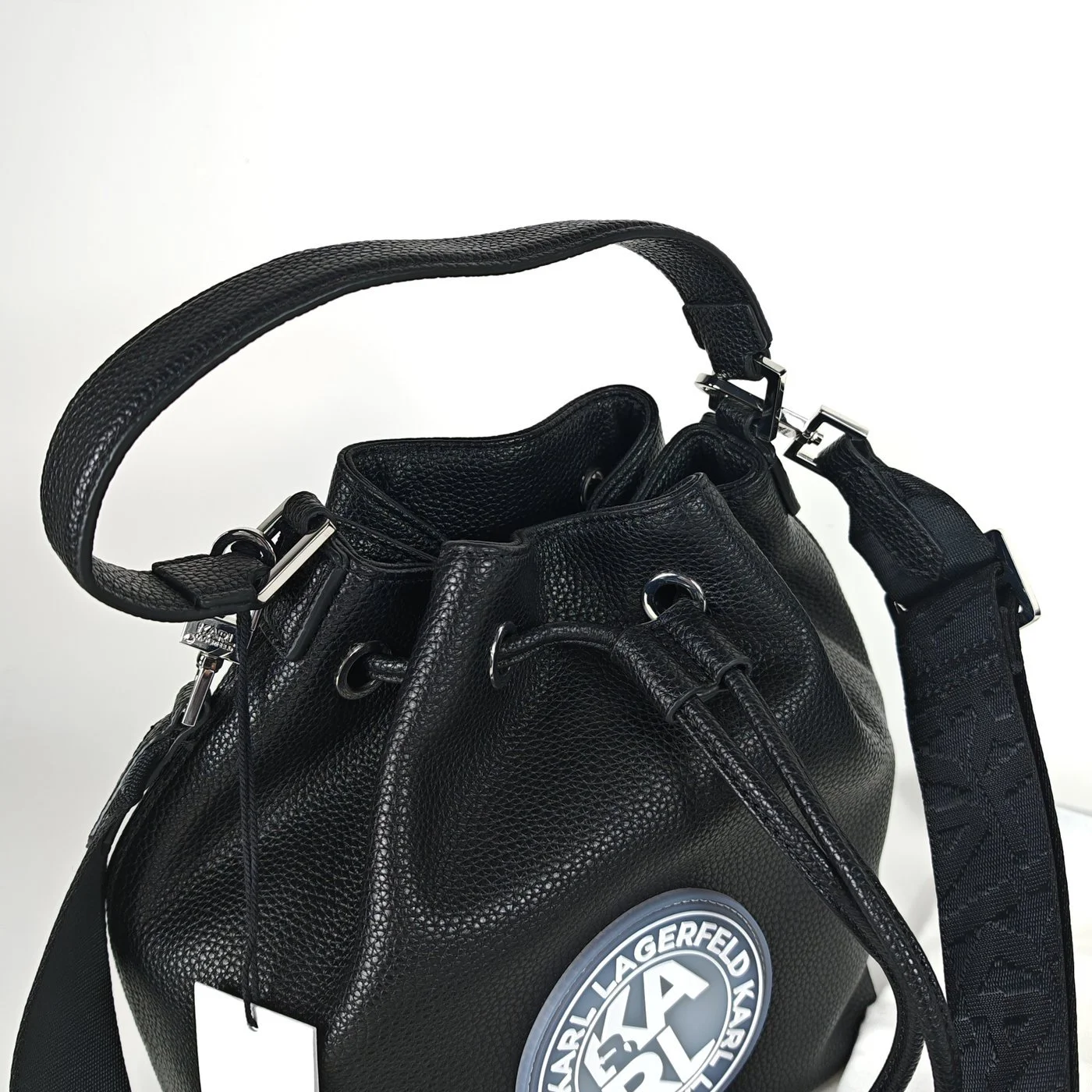 ATHLEISURE bucket bag black0003.jpg