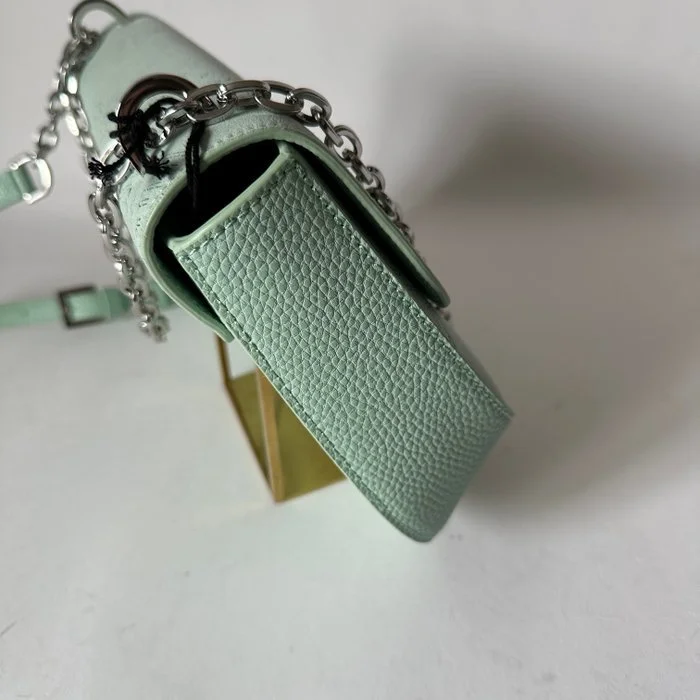 PEBBLE suede subtle green0010.jpg