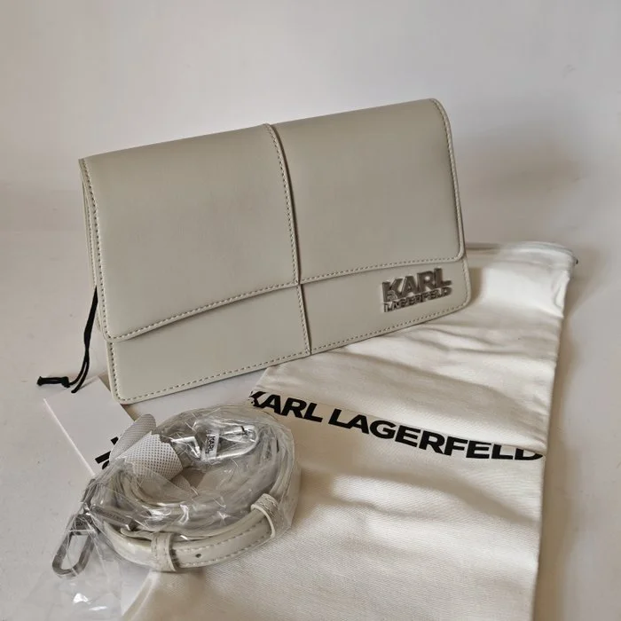 STONE CB almond0001.jpg