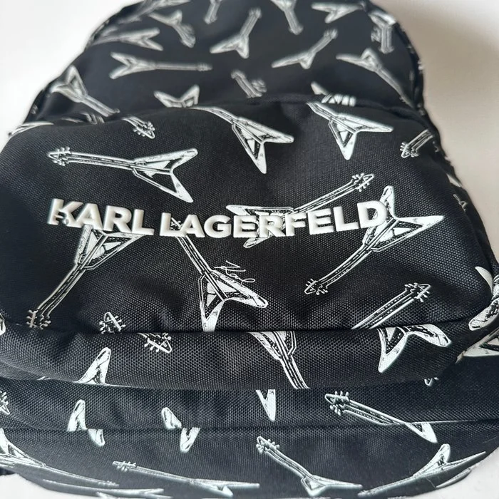 backpack black guitars0008.jpg
