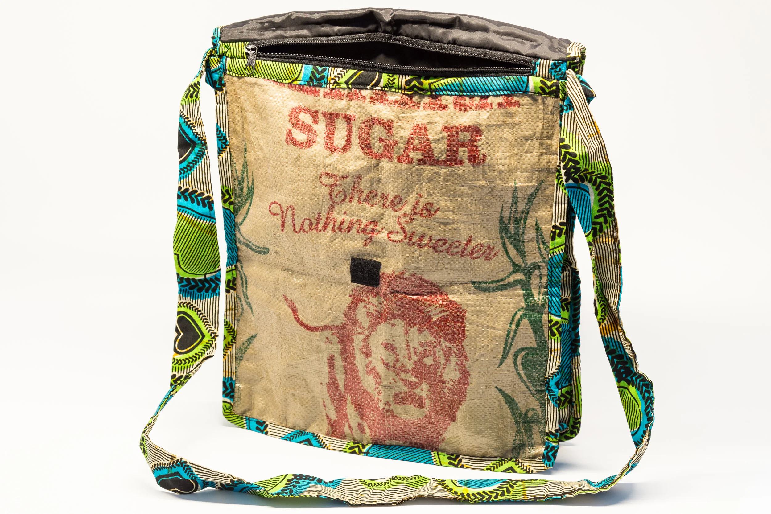 Tasche-stehend_vorne_offen.jpg