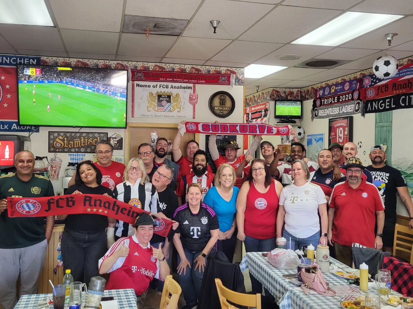 @fcb_anaheim showed up LARGE today for #DerKlassiker Thank you everyone!
#fcbayern #MiaSanMia
#bvbfcb #saturdaysareforfootball #Bundesliga #MiaSanFamily #ContinentalDeli #lederhosenclub