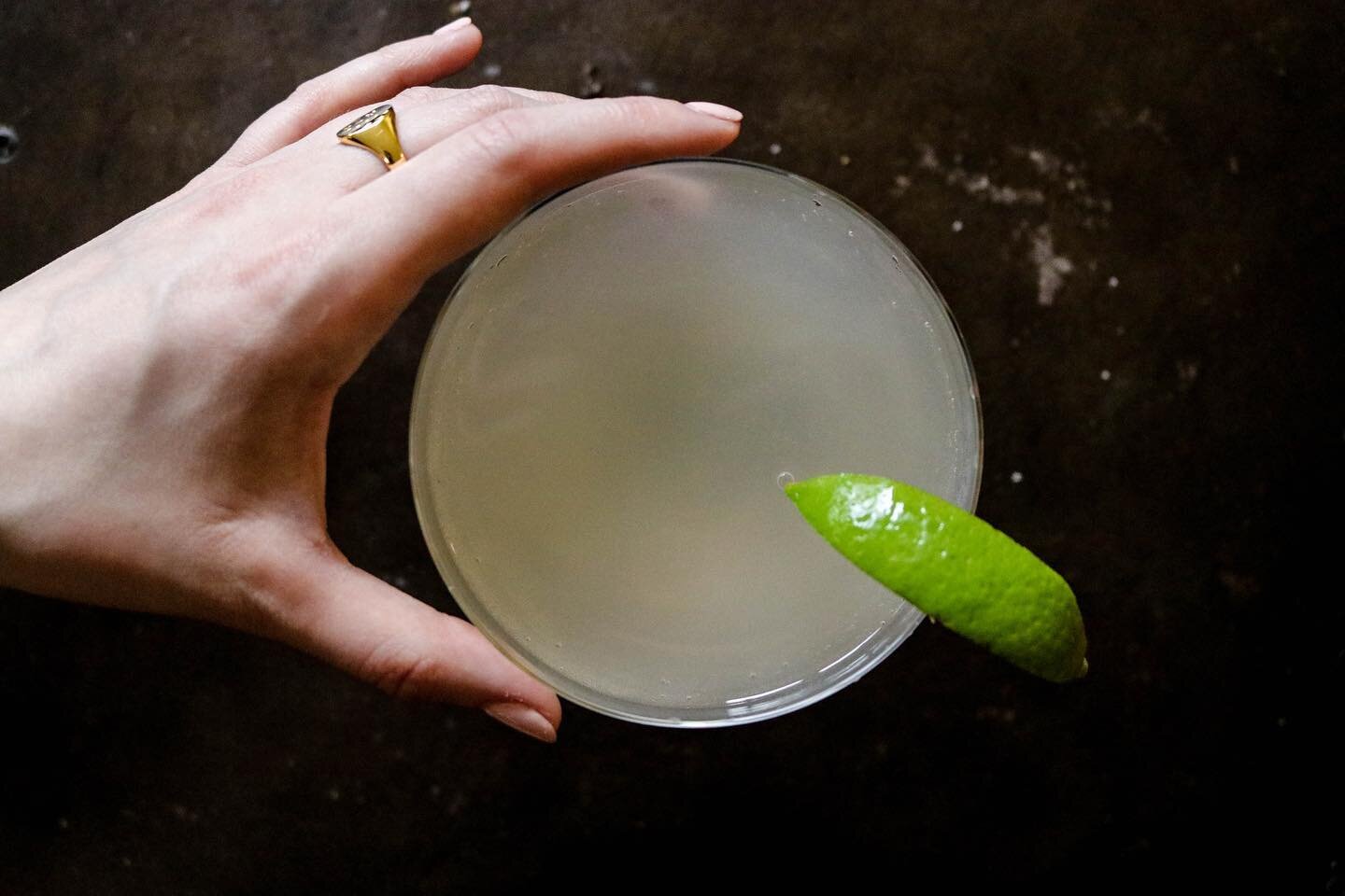 When you're in the mood for gin but want to mix it up, try the Pegu Club cocktail. It's classic, tart, and complex. ⁠⠀
⁠⠀
Gin⁠⠀
Cointreau⁠⠀
Lime⁠⠀
Bitters⁠⠀
.⁠⠀
.⁠⠀
.⁠⠀
.⁠⠀
.⁠⠀
⁠⠀
⁠⠀
#mobilebar #barcatering #cocktailbar #bartending #bartender #raleig