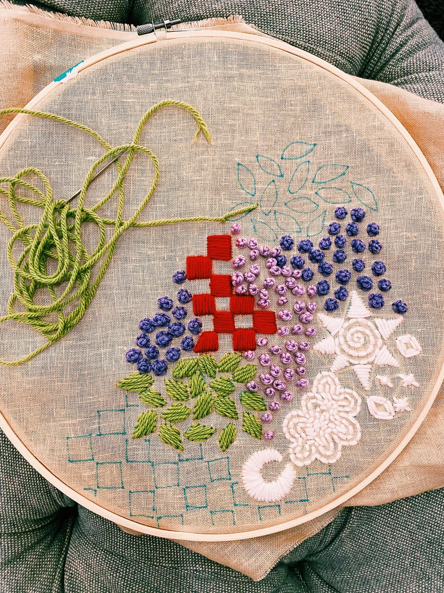 circle embroidery.webp