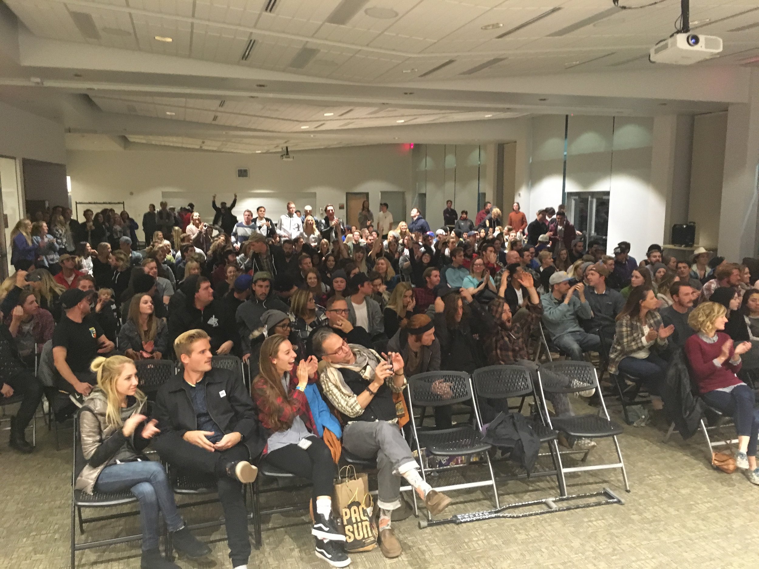 birddoggin crowd.JPG