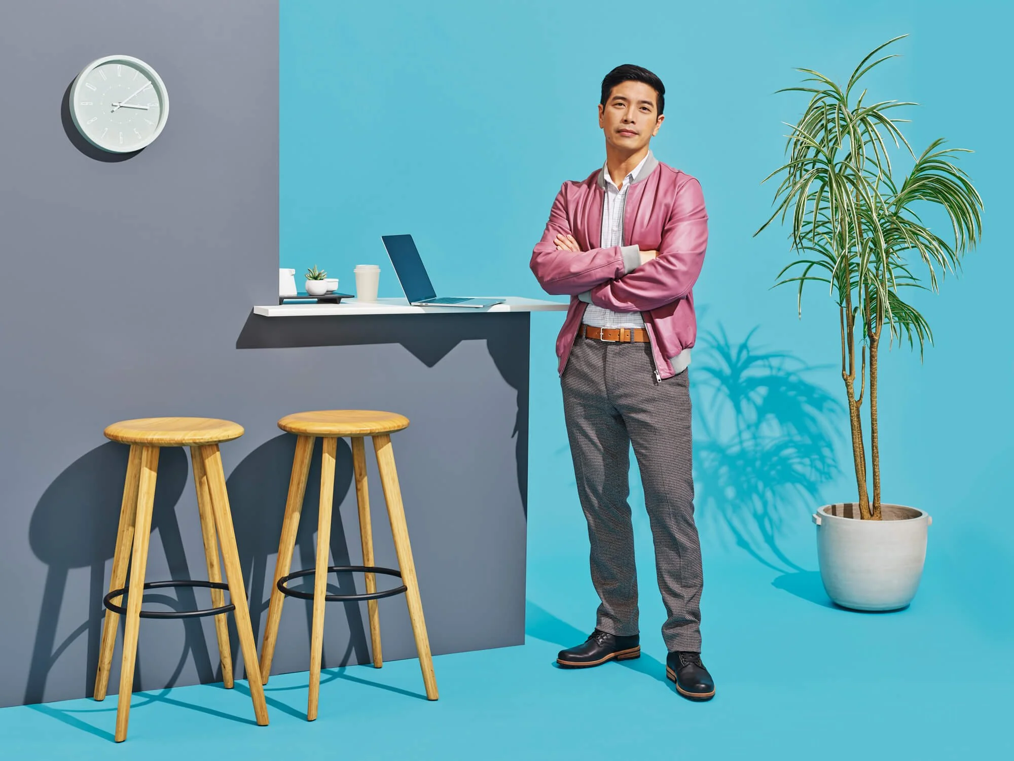 ADOBE_ACROBAT_STILLS_OFFICEOWEN_PORTRAIT_TRUEBLUE_MACBOOK_1581_HS02.jpg