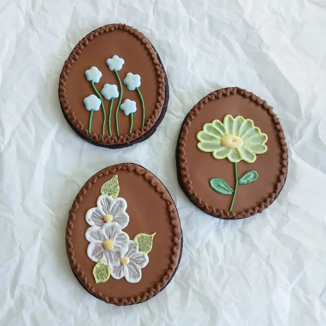 Chocolate cookies for Easter! So yummy. #felixthecook #chocolatecookies #eastercookies