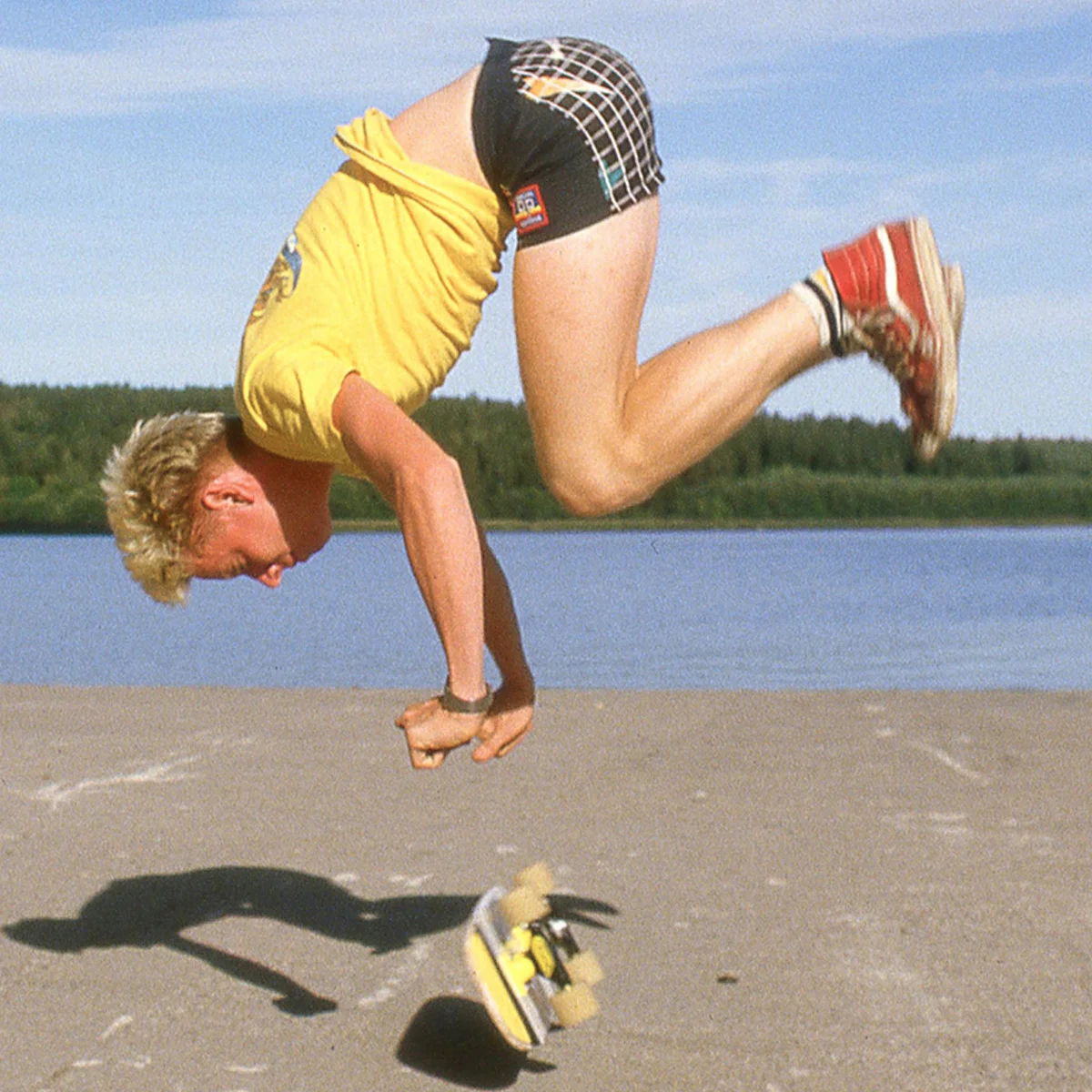 hazzee_lindgren_New_Deal_skateboards_bio.jpg